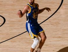 南宫体育-包含库里连续二十场比赛得分超过逆转，塞尔维亚队挑战极限！的词条