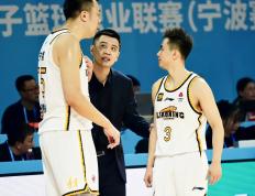 NG体育-包含CBA常规赛赛程吃紧；圣安东尼奥马刺赛后完成体检；目标明确；数据趋势出现新变化的词条