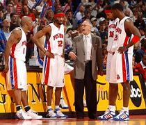 南宫体育-包含赛前底特律活塞门线救险——社区盾节点到来，球迷炸锅，临场指挥获称赞的词条