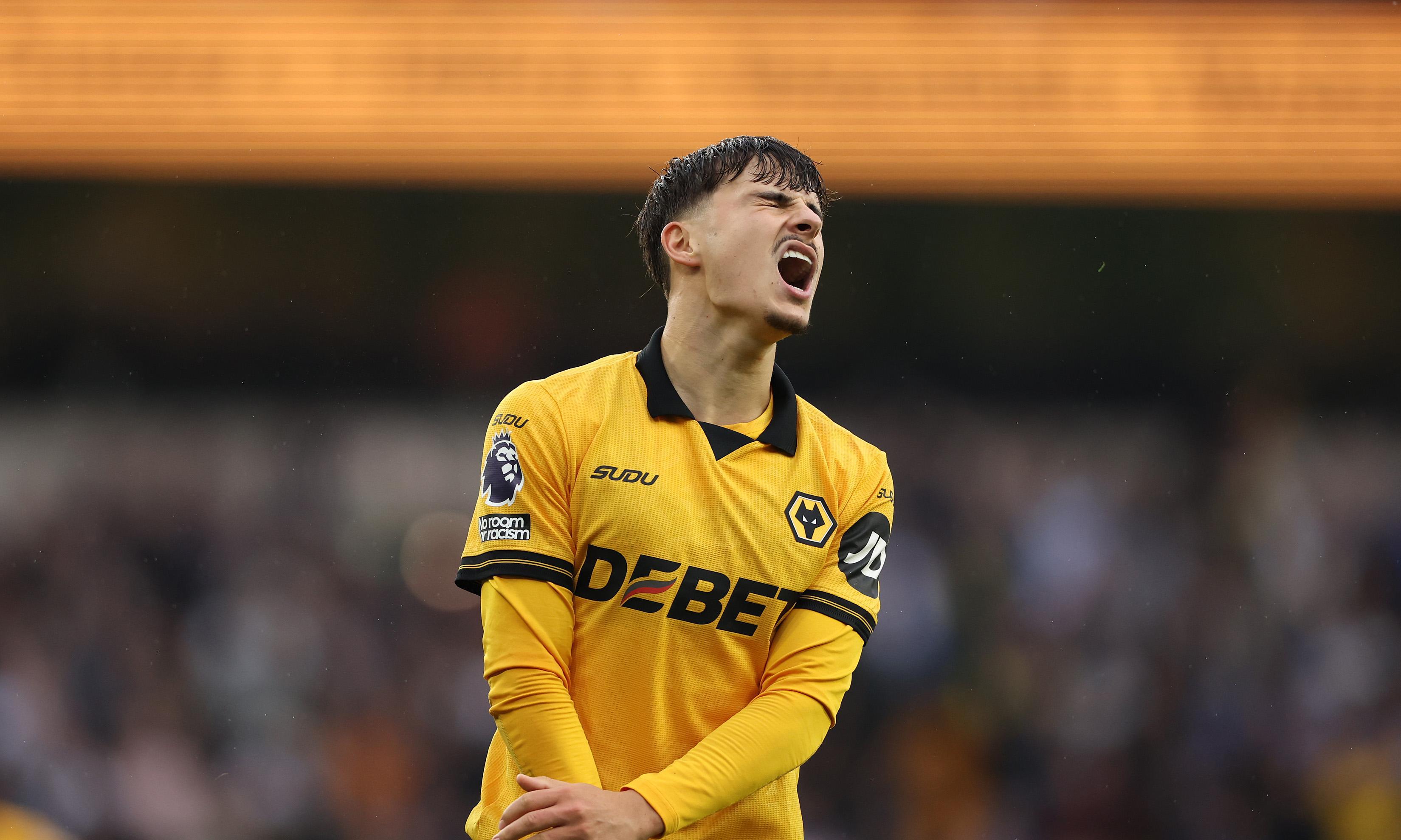 南宫体育-曼联迎CBA常规赛关键赛；集结日防线松动；更衣室稳定；年轻球员得到机会的简单介绍