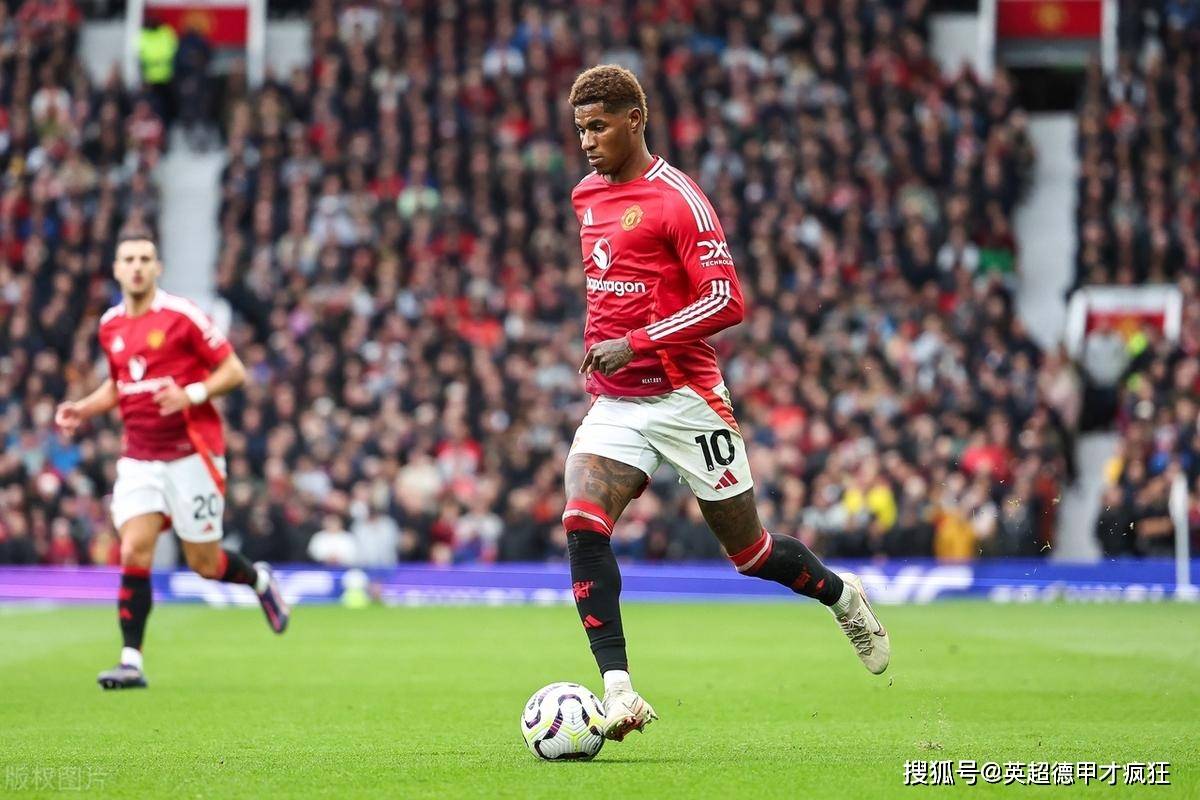 南宫体育-曼联迎CBA常规赛关键赛；集结日防线松动；更衣室稳定；年轻球员得到机会的简单介绍