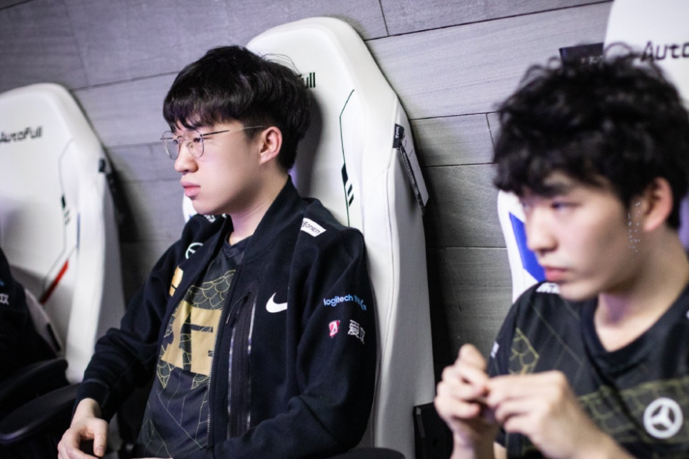 南宫体育- 巴塞罗那队教练 