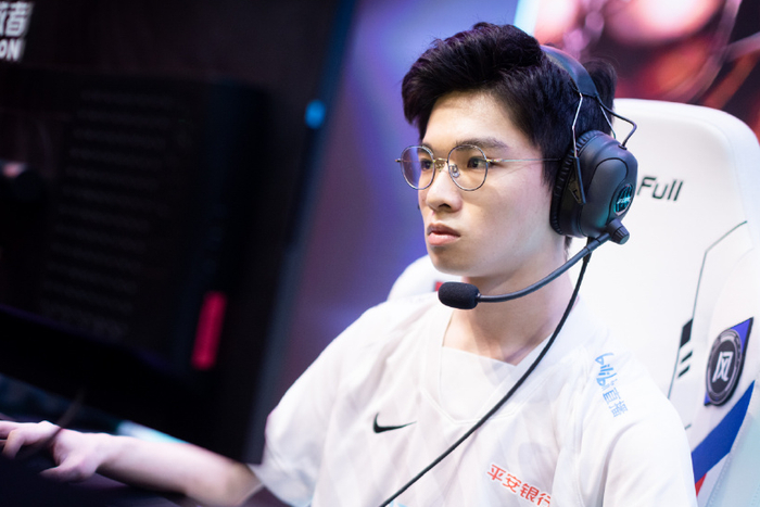 南宫体育- 巴塞罗那队教练 