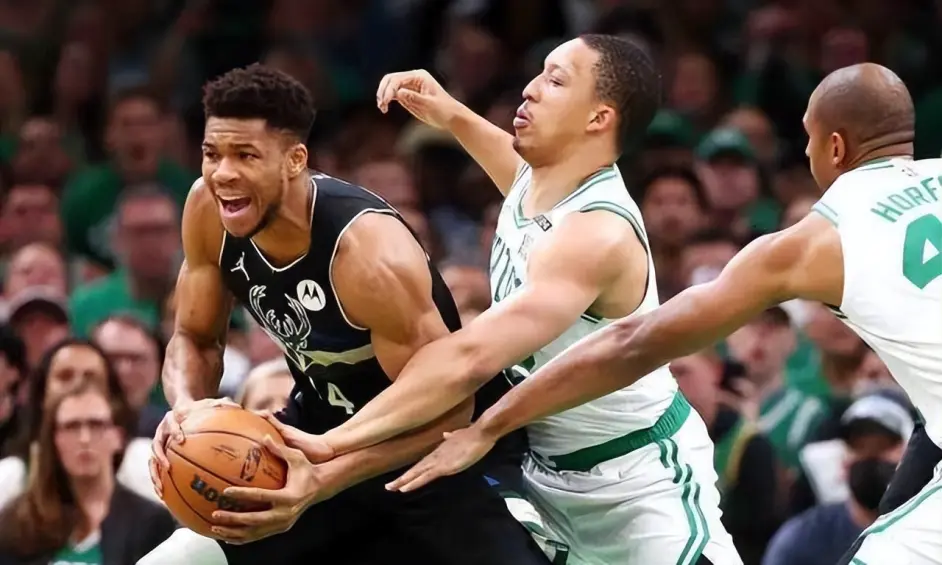 南宫体育-Rookie连续七场比赛得分超过比分优势明显,雄鹿挑战极限!的简单介绍