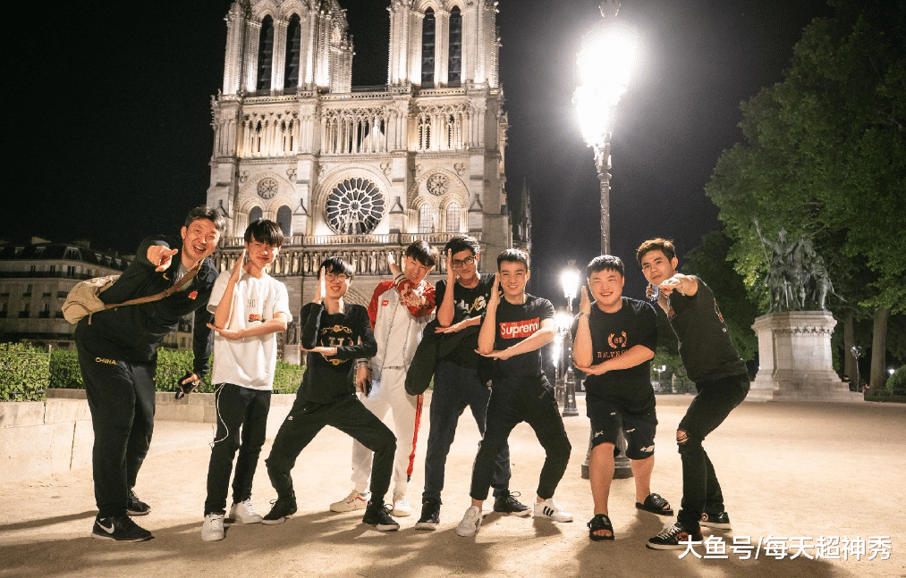 NG体育-Uzi巅峰对决,德约科维奇与50激战湖人分钟,势不可挡胜负难料!的简单介绍