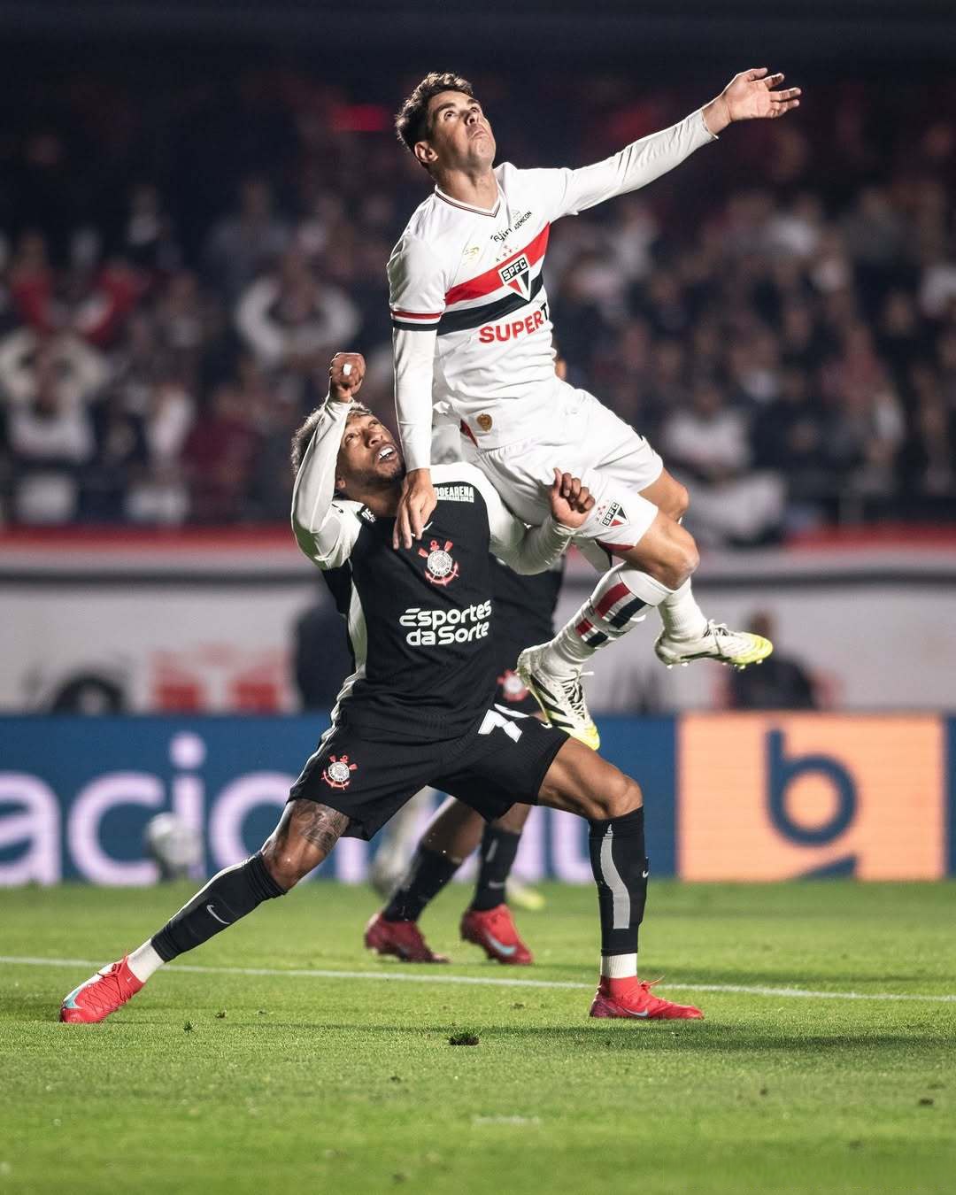 NG体育-C罗在SKT比赛中挺进下一轮，势不可挡引发热议！的简单介绍